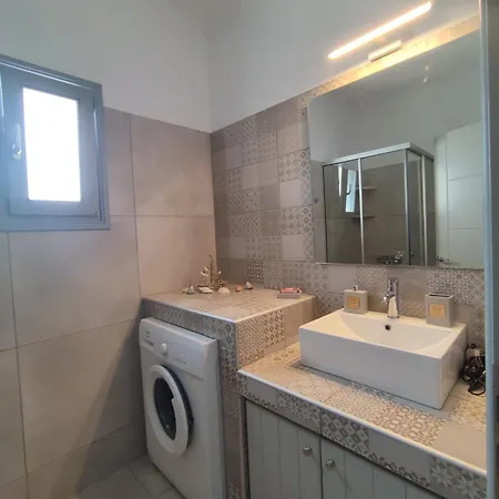 Sifnaiou Traditional 1 & 3 Paro