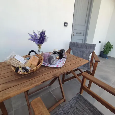 Sifnaiou Traditional 1 & 3 Casa vacanze *