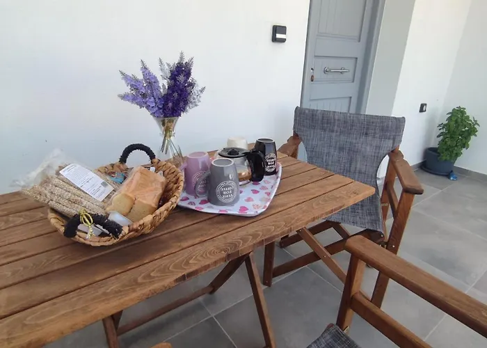 Sifnaiou Traditional 1 & 3 Casa vacanze *