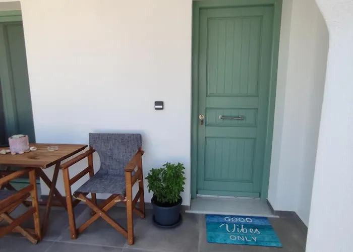 Sifnaiou Traditional 1 & 3 Casa vacanze *