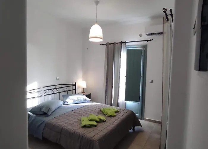 Sifnaiou Traditional 1 & 3 Feriehus *