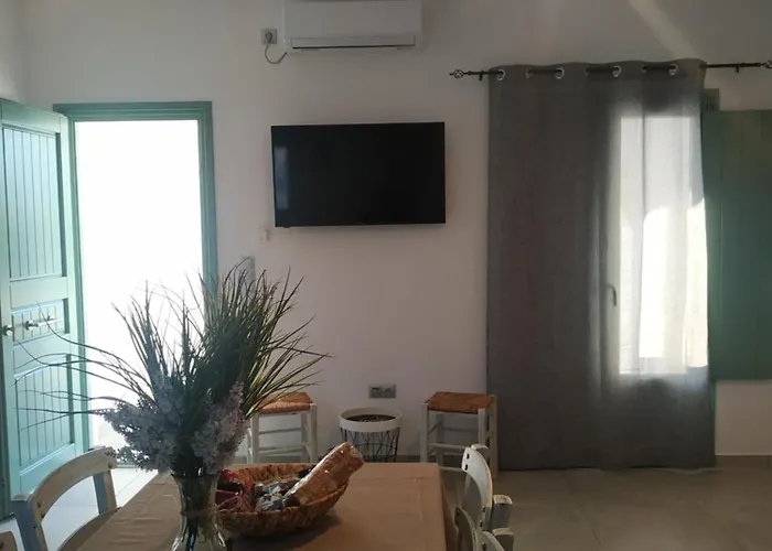 Sifnaiou Traditional 1 & 3 بيت للعطل باروس